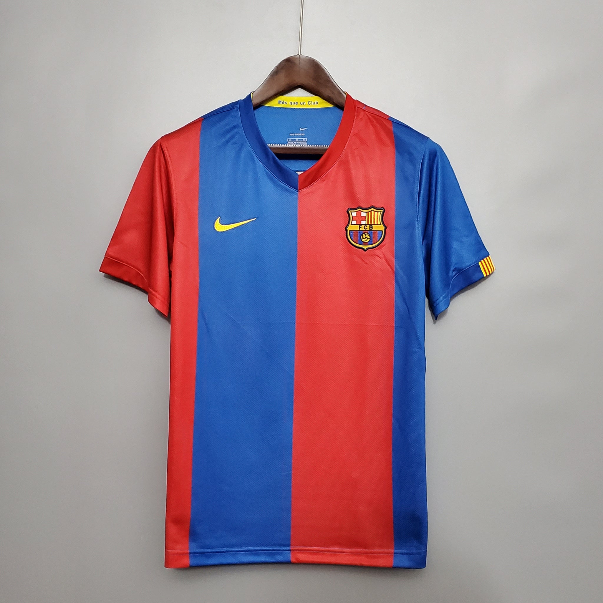 Retro Barcelona home Jersey 2006-07