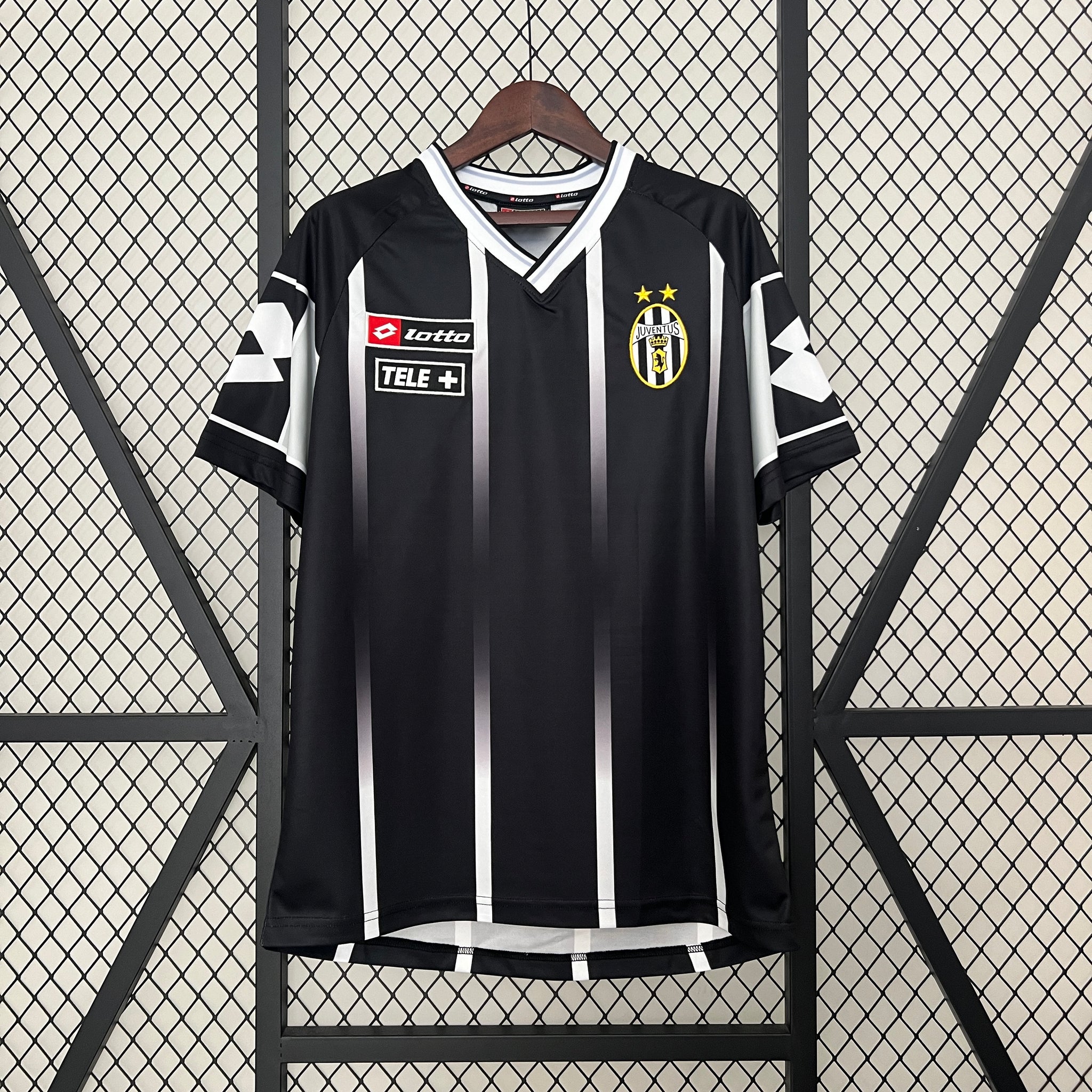 Retro Juventus Black Jersey 2000-01