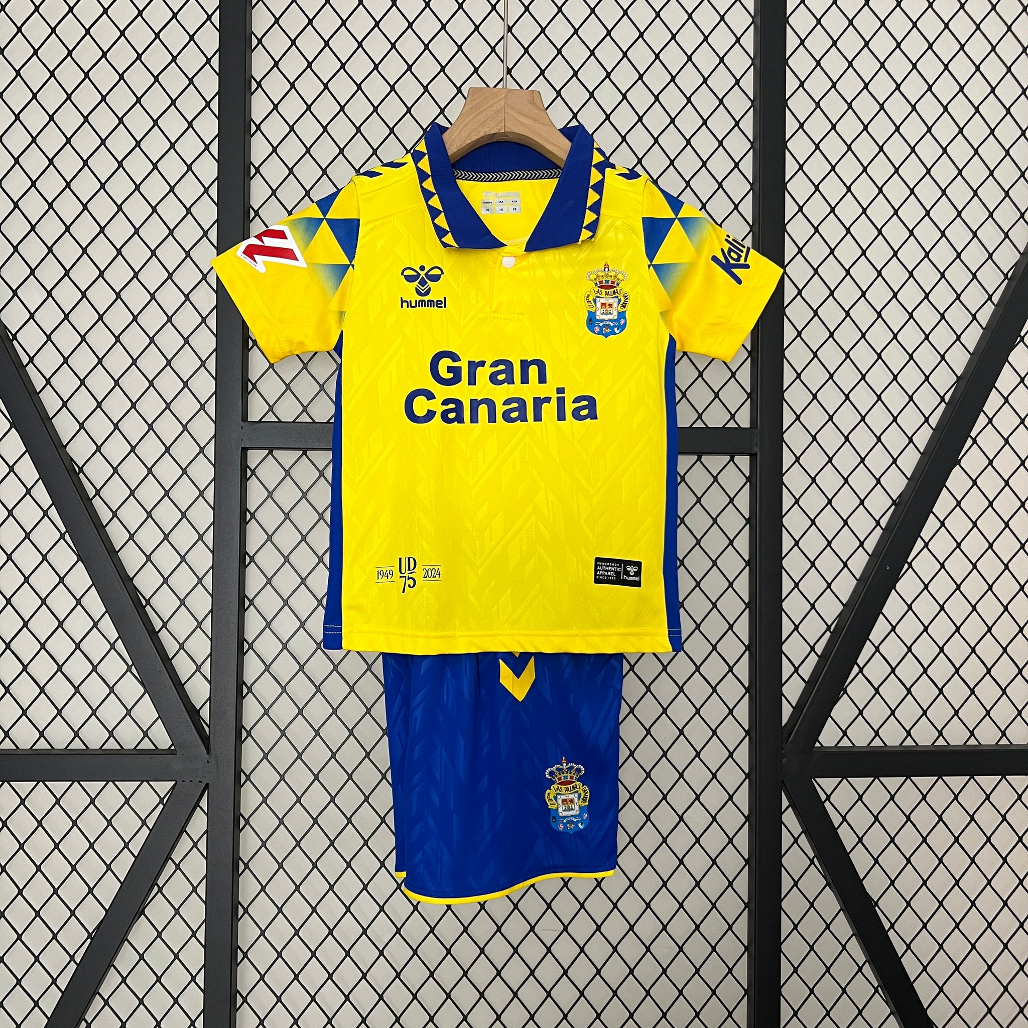Las Palmas 2024-25 home Football Jersey - Kids