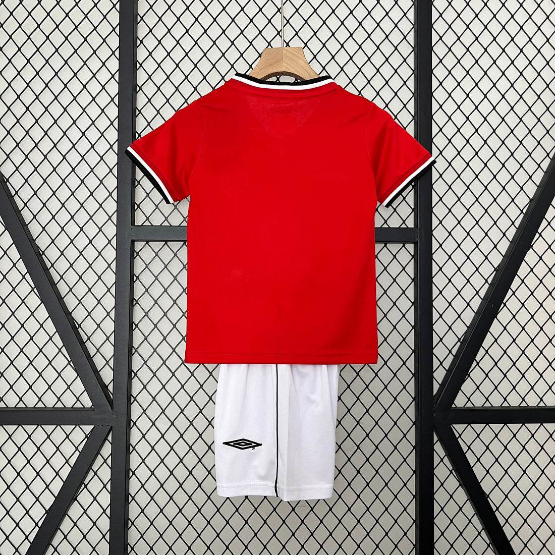 Manchester United 2000-01 Home Football Shirt - Kids