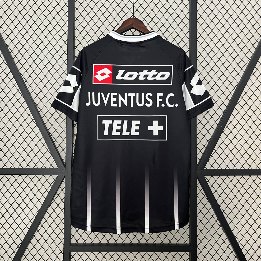 Retro Juventus Black Jersey 2000-01