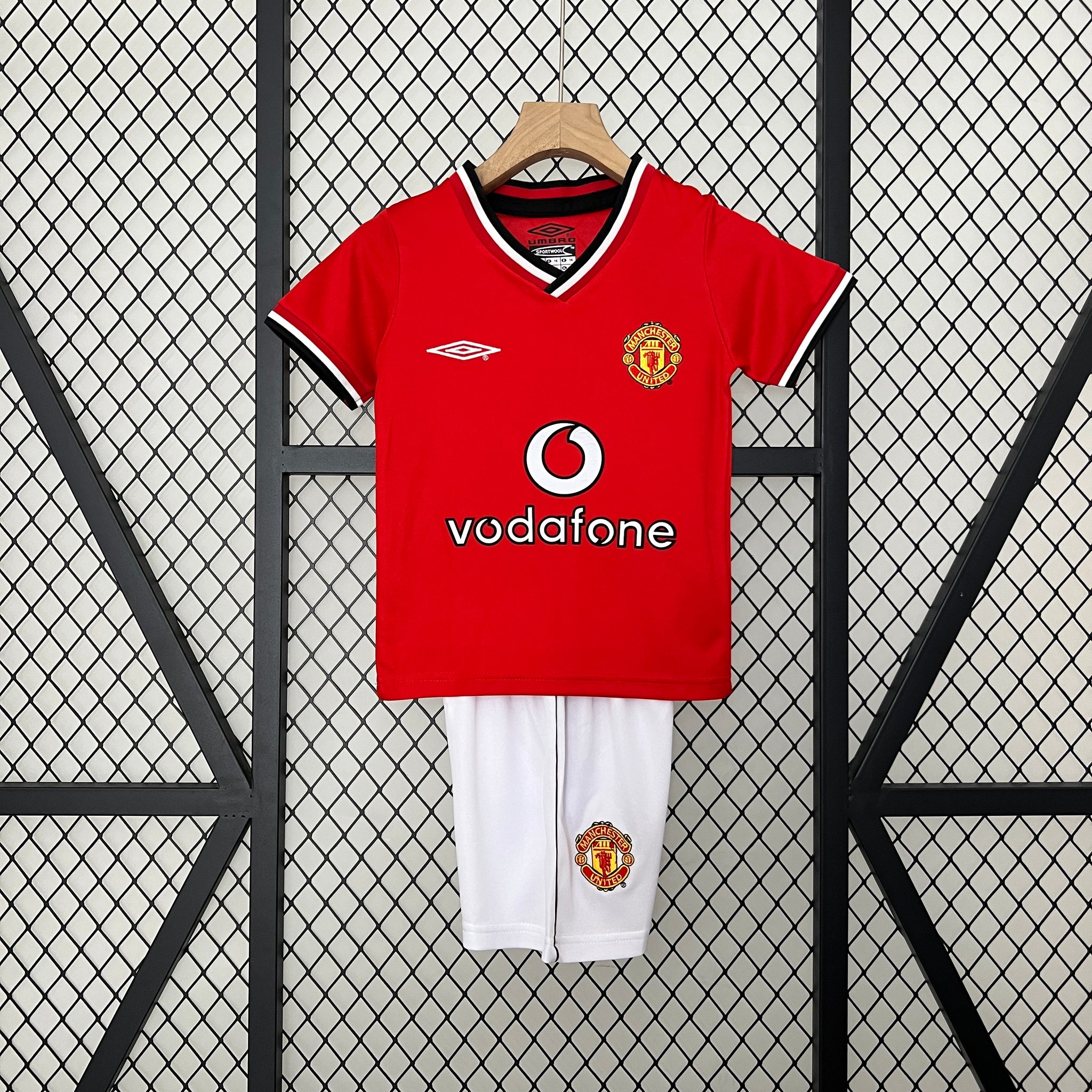 Manchester United 2000-01 Home Football Shirt - Kids