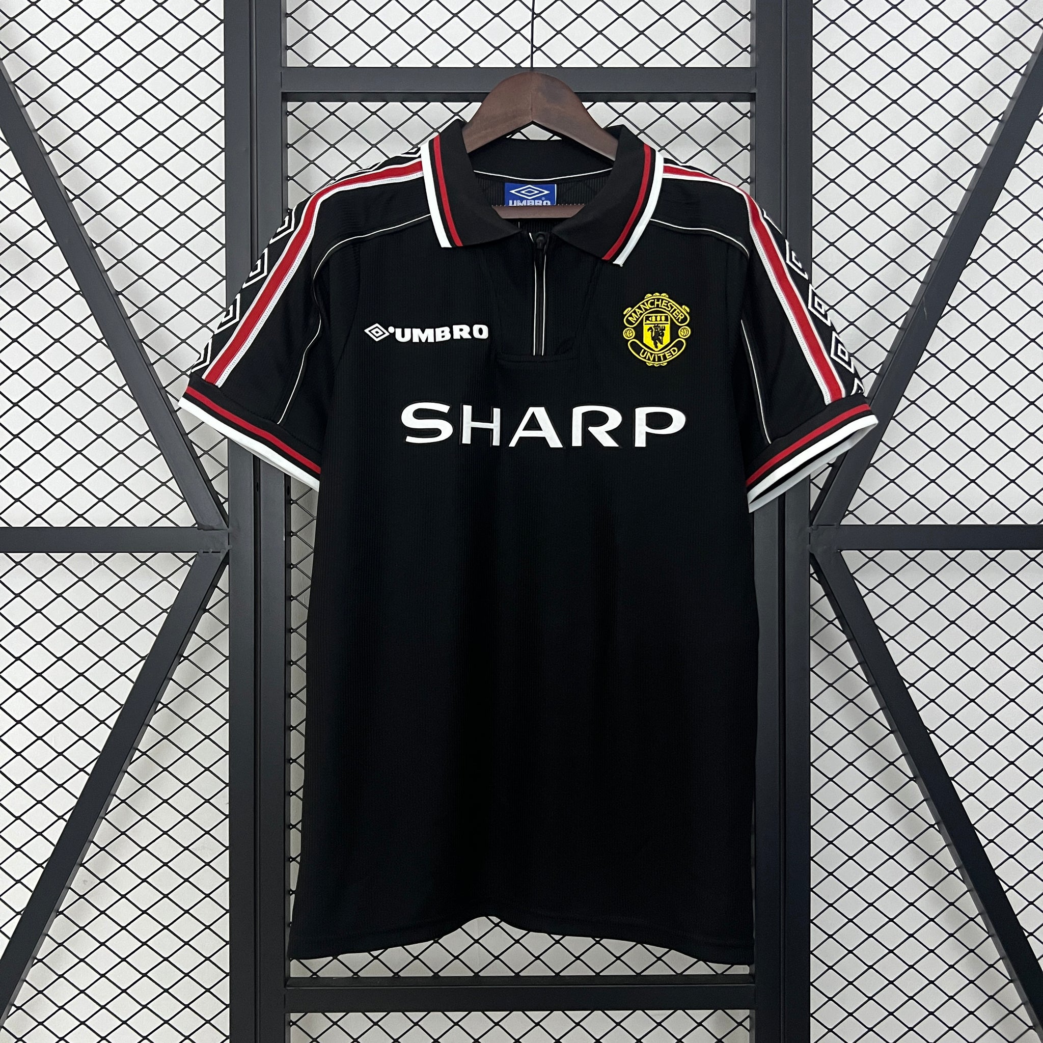 Retro Manchester United jersey 1998-99