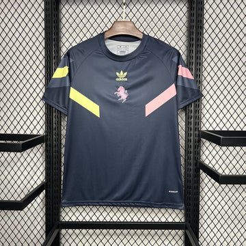 Juventus  Pre-match training uniform Jersey 2024-25