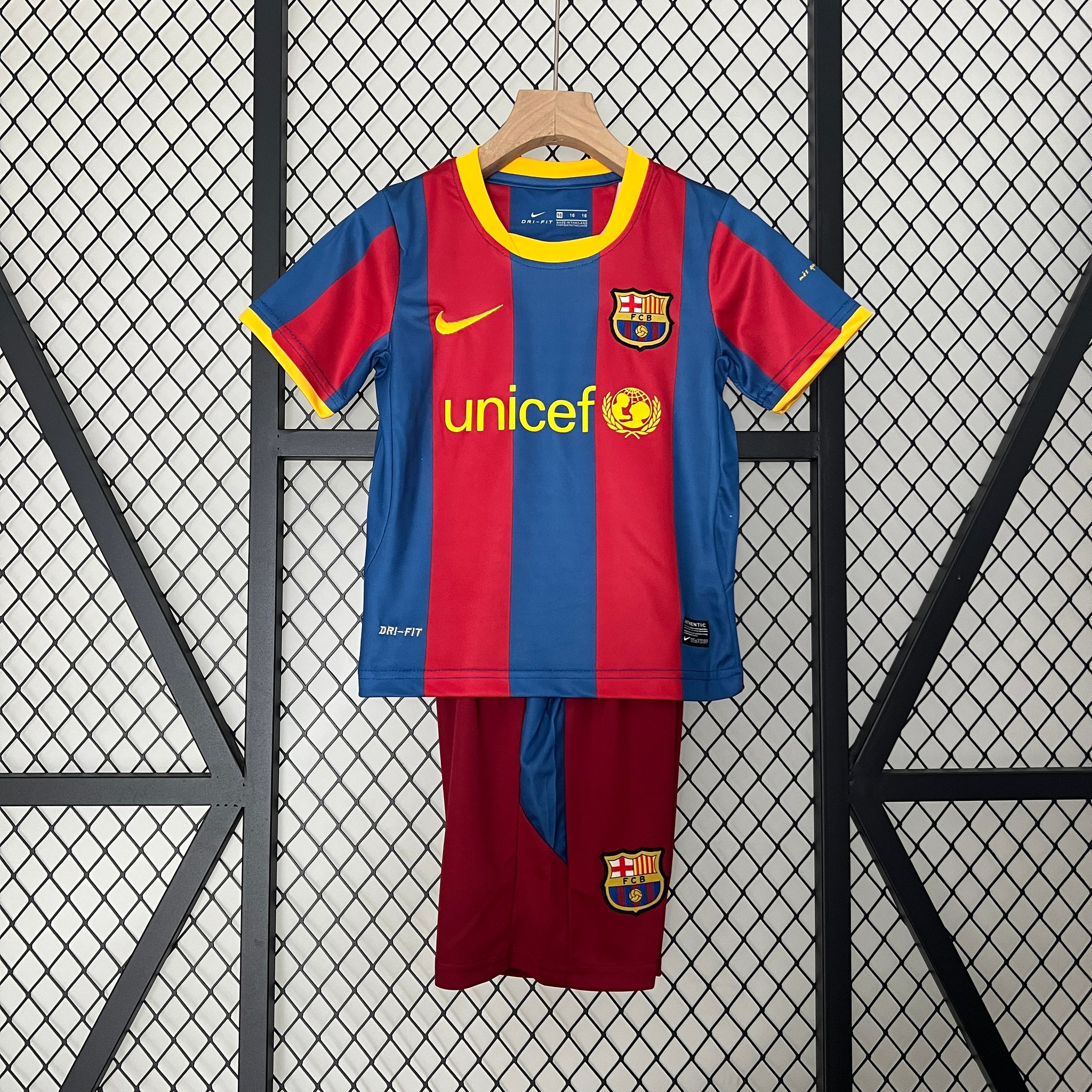 FC Barcelona 2010-11 Home Football Shirt - Kids