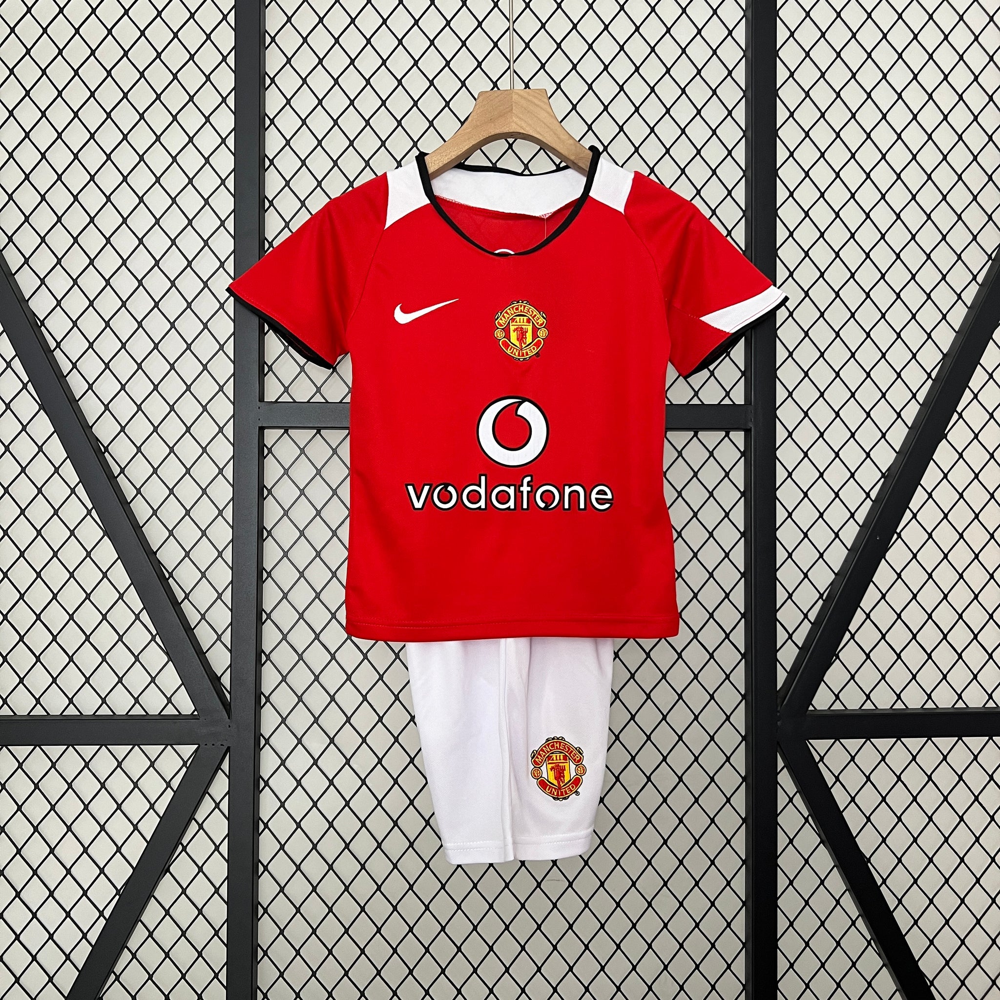 Manchester United 2005-06 Home Football Shirt - Kids