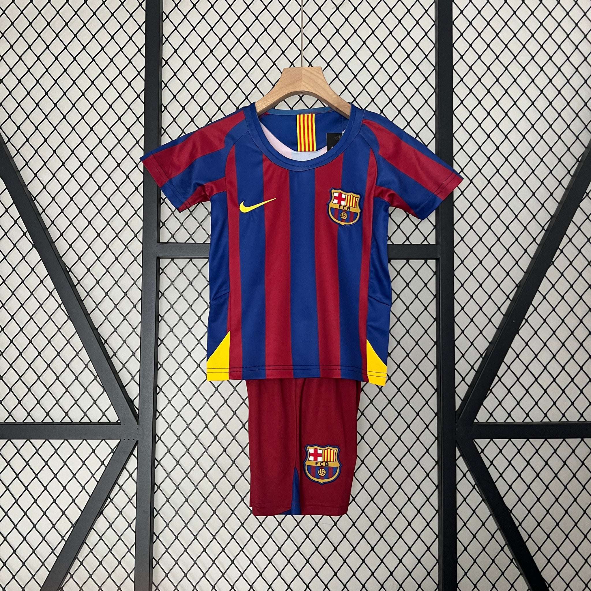 FC Barcelona 2005-06 Home Football Shirt - Kids